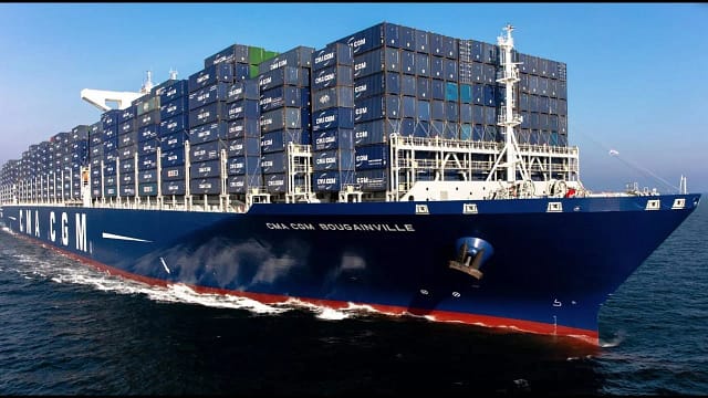 Mega containerships sea 