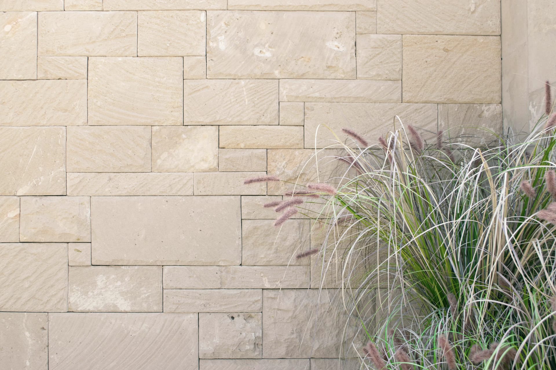 Oyster Ashlar Limestone Cladding 40mm | SQM