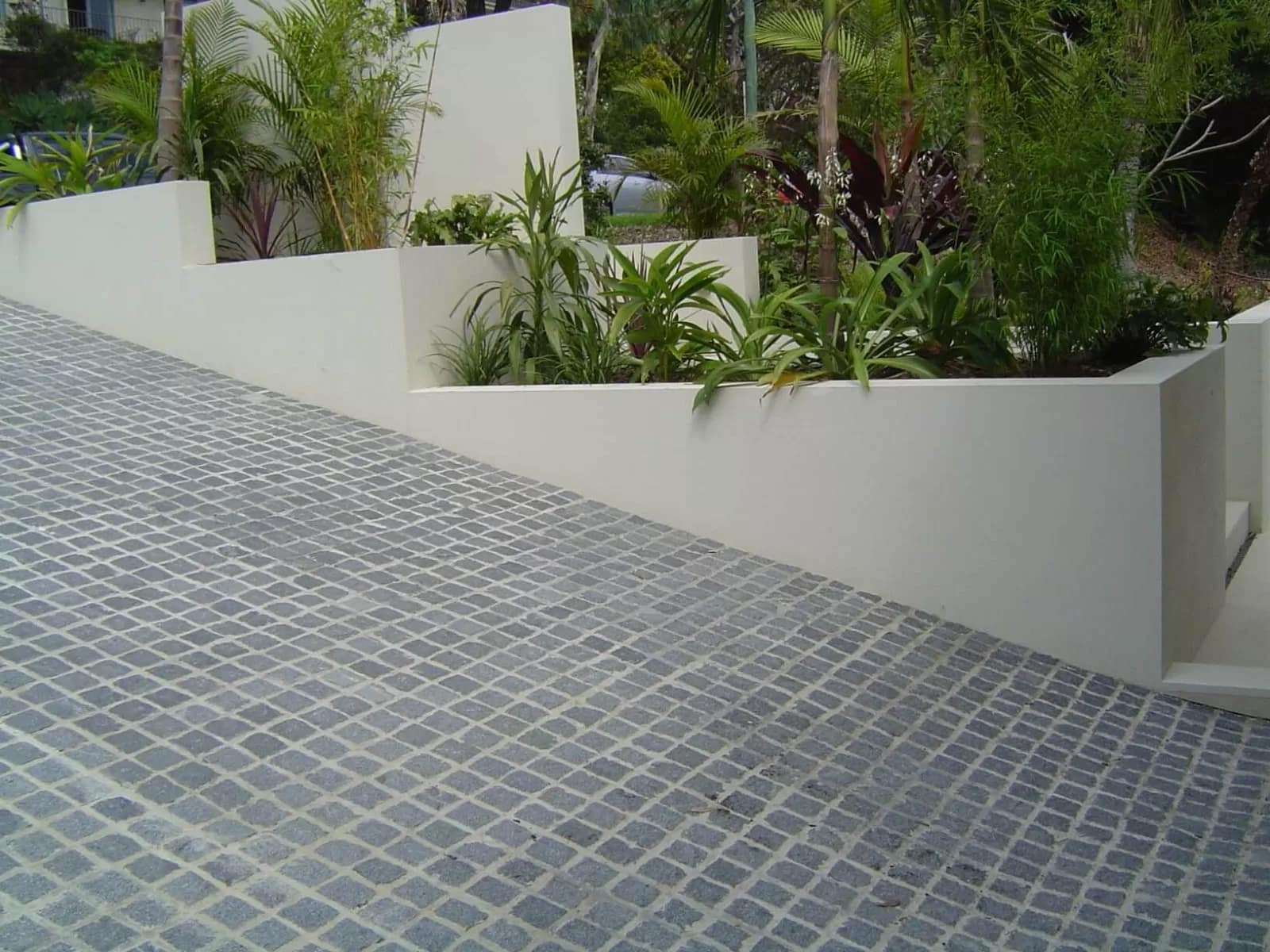 Granite | Grey Enhanced (Flamed) | Cobblestones